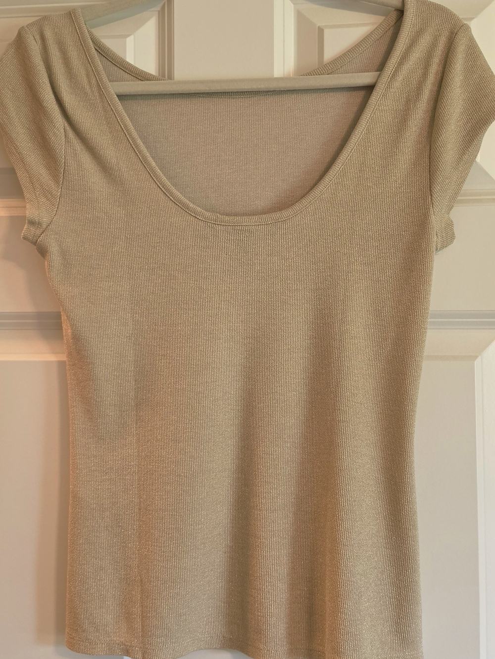 White House Black Market Medium Shimmery Gold Crew Neck Short Sleeve Top - Picture 2 of 2